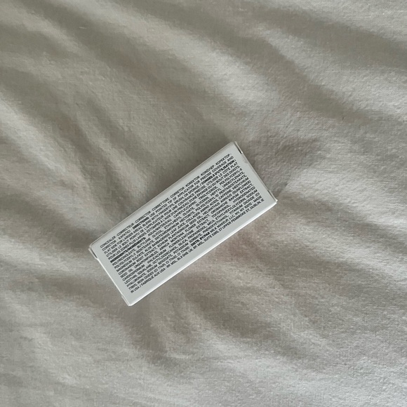 Milk Makeup Future Fluid Creamy Longwear Hydrating Concealer in “15nw” - Picture 3 of 6